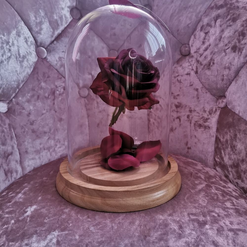 Rose Centrepiece - Picture 1 of 3